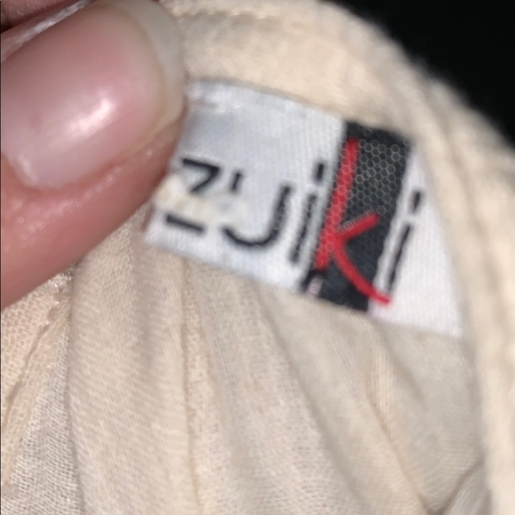 Beautiful beaded cream light flows dress - Picture 7 of 7